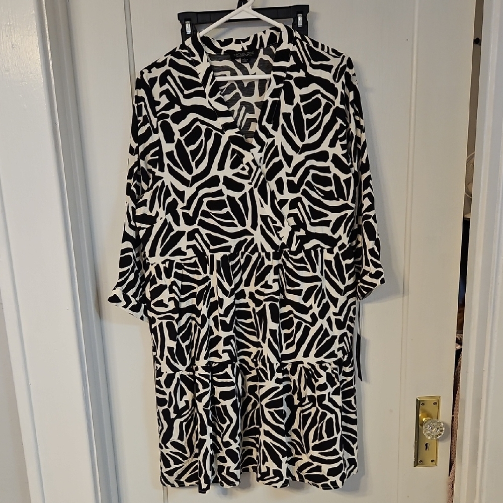 NWT Rachel Zoe Black and White Patterned Women's Faux Wrap Dress. Size L.